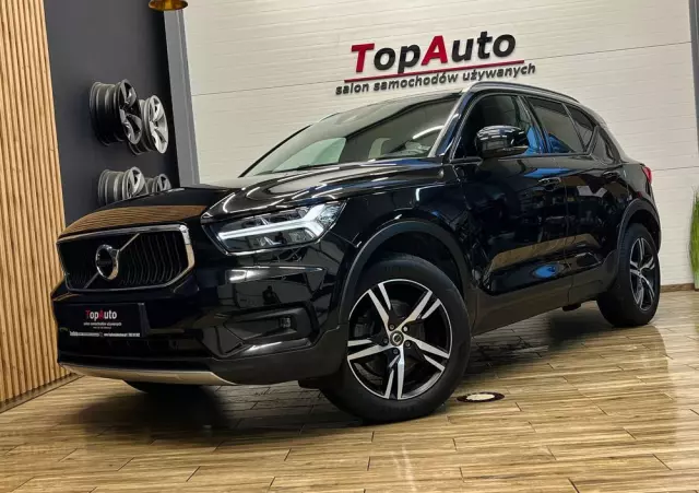 VOLVO XC 40 D4 AWD Geartronic Momentum