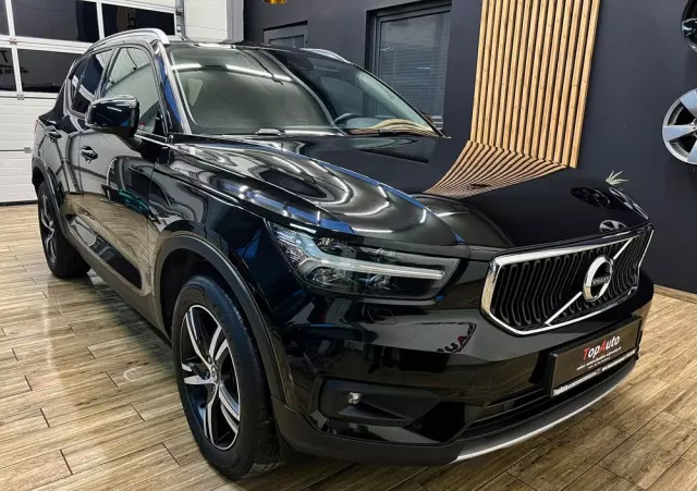 VOLVO XC 40 D4 AWD Geartronic Momentum