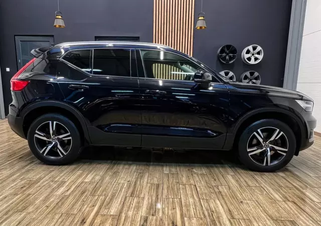 VOLVO XC 40 D4 AWD Geartronic Momentum