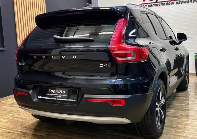 VOLVO XC 40 D4 AWD Geartronic Momentum