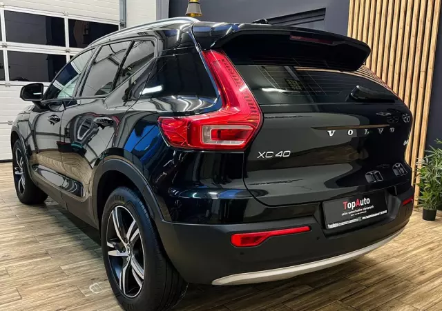 VOLVO XC 40 D4 AWD Geartronic Momentum