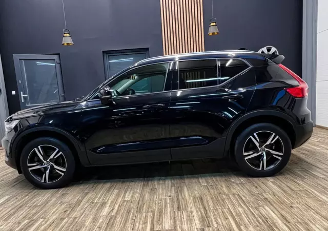 VOLVO XC 40 D4 AWD Geartronic Momentum