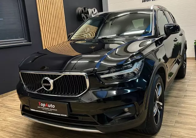 VOLVO XC 40 D4 AWD Geartronic Momentum