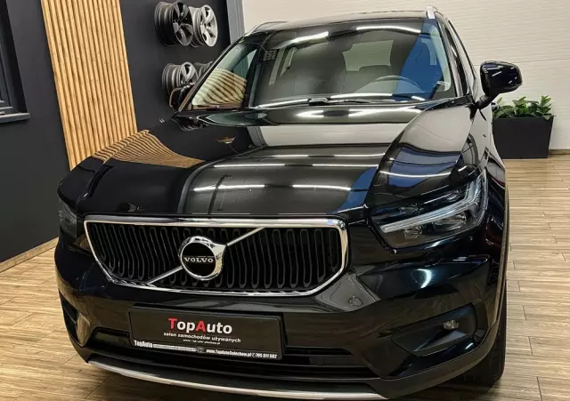 VOLVO XC 40 D4 AWD Geartronic Momentum