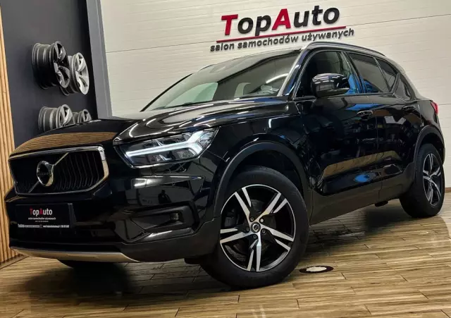 VOLVO XC 40 D4 AWD Geartronic Momentum