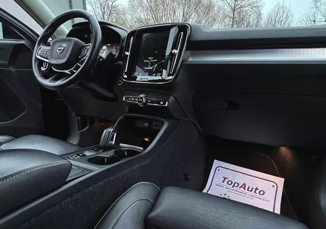 VOLVO XC 40 D4 AWD Geartronic Momentum