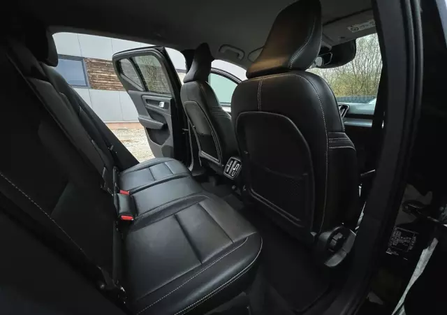 VOLVO XC 40 D4 AWD Geartronic Momentum