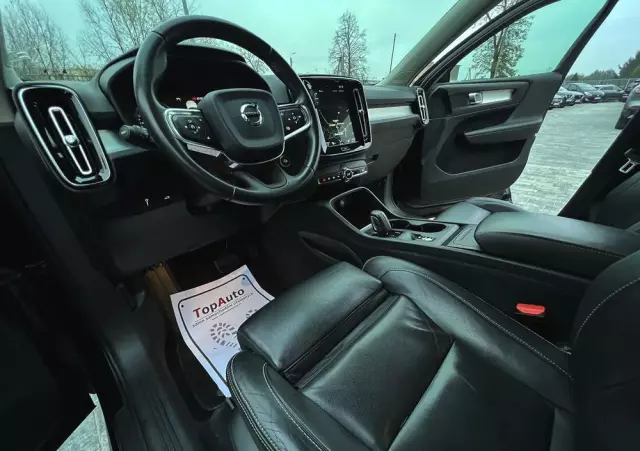 VOLVO XC 40 D4 AWD Geartronic Momentum