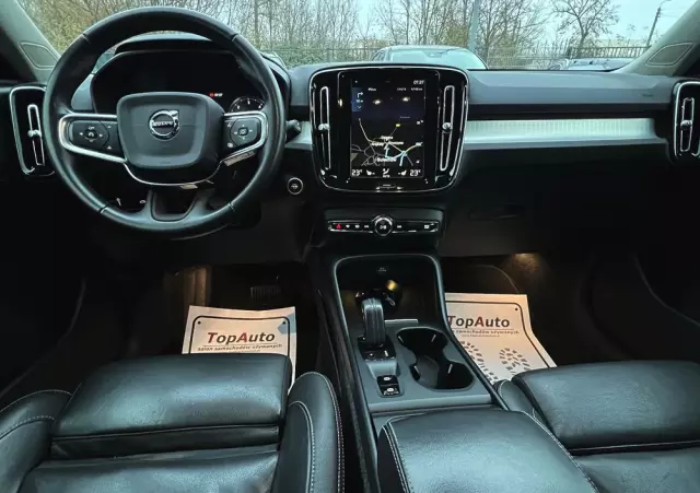 VOLVO XC 40 D4 AWD Geartronic Momentum