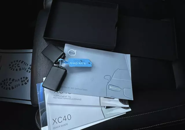 VOLVO XC 40 D4 AWD Geartronic Momentum