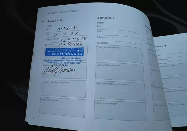 VOLVO XC 40 D4 AWD Geartronic Momentum