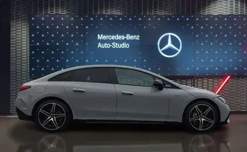 MERCEDES-BENZ EQE 