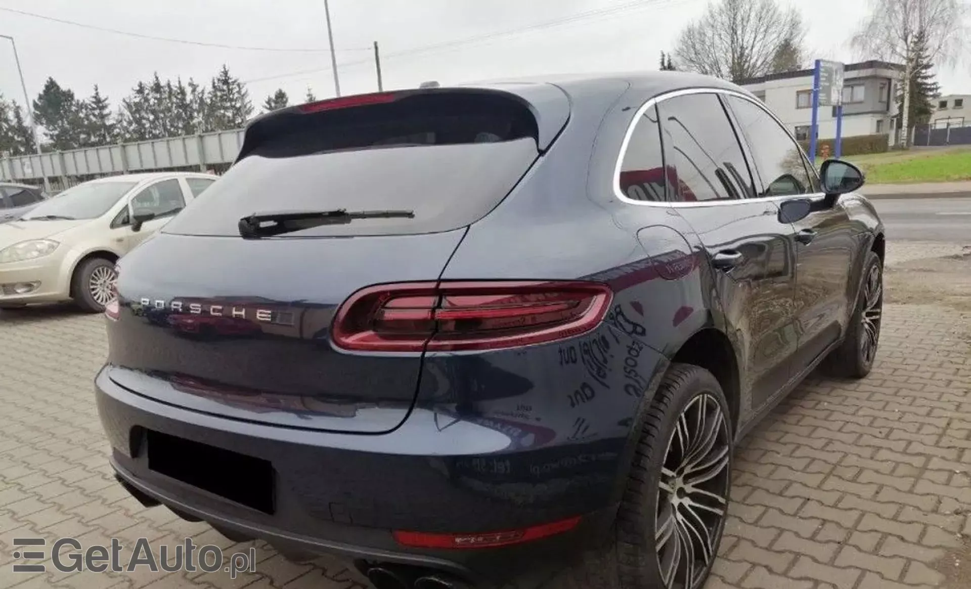 PORSCHE Macan 