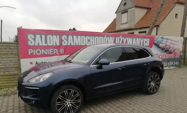 PORSCHE Macan 