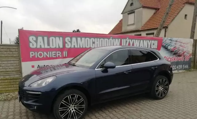 PORSCHE Macan 