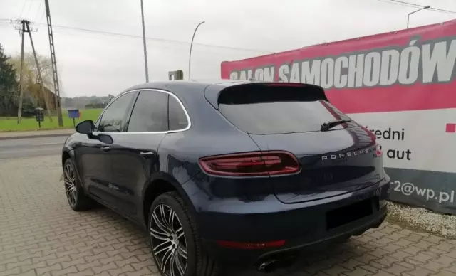PORSCHE Macan 