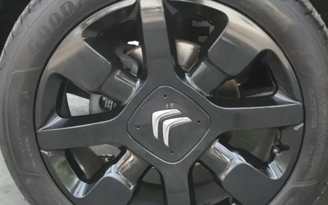 CITROËN C4 Cactus 1.2 PureTech Shine Edition