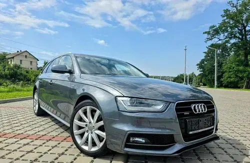 AUDI A4 