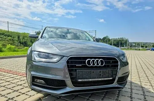 AUDI A4 