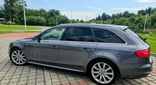 AUDI A4 