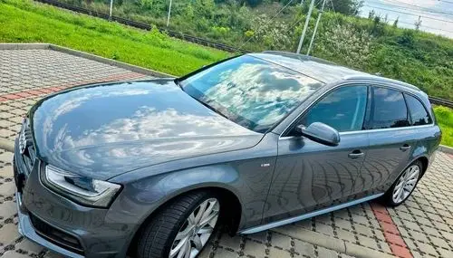 AUDI A4 