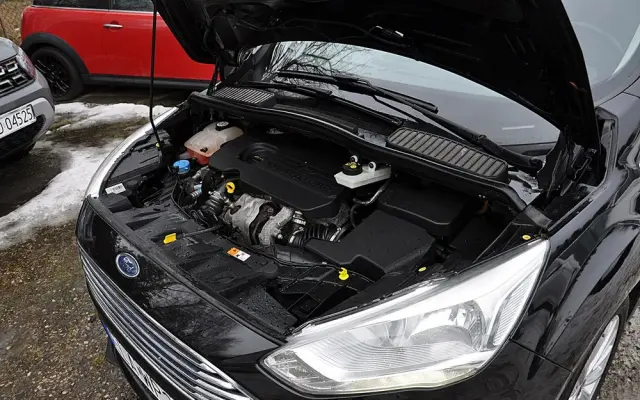 FORD C-MAX 1.5 TDCi Titanium