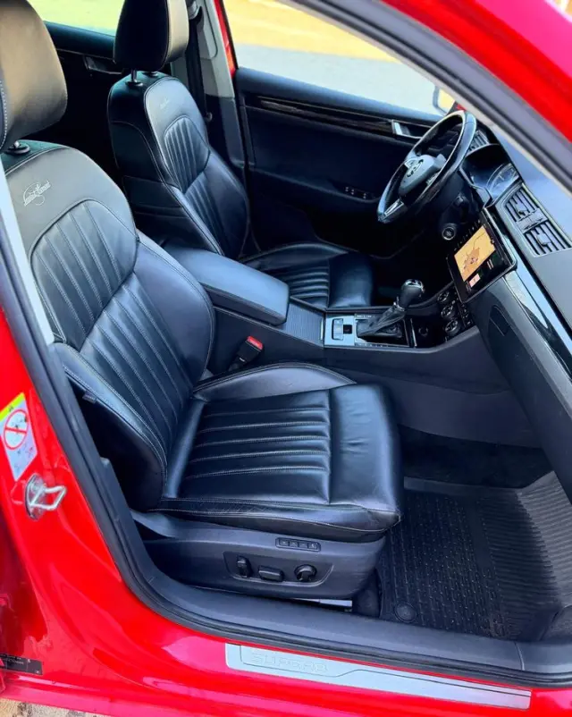 SKODA Superb 2.0 TDI L&K DSG7