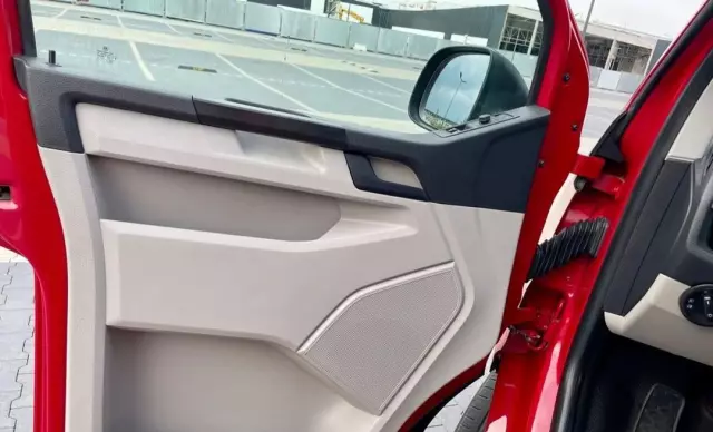 VOLKSWAGEN Transporter 