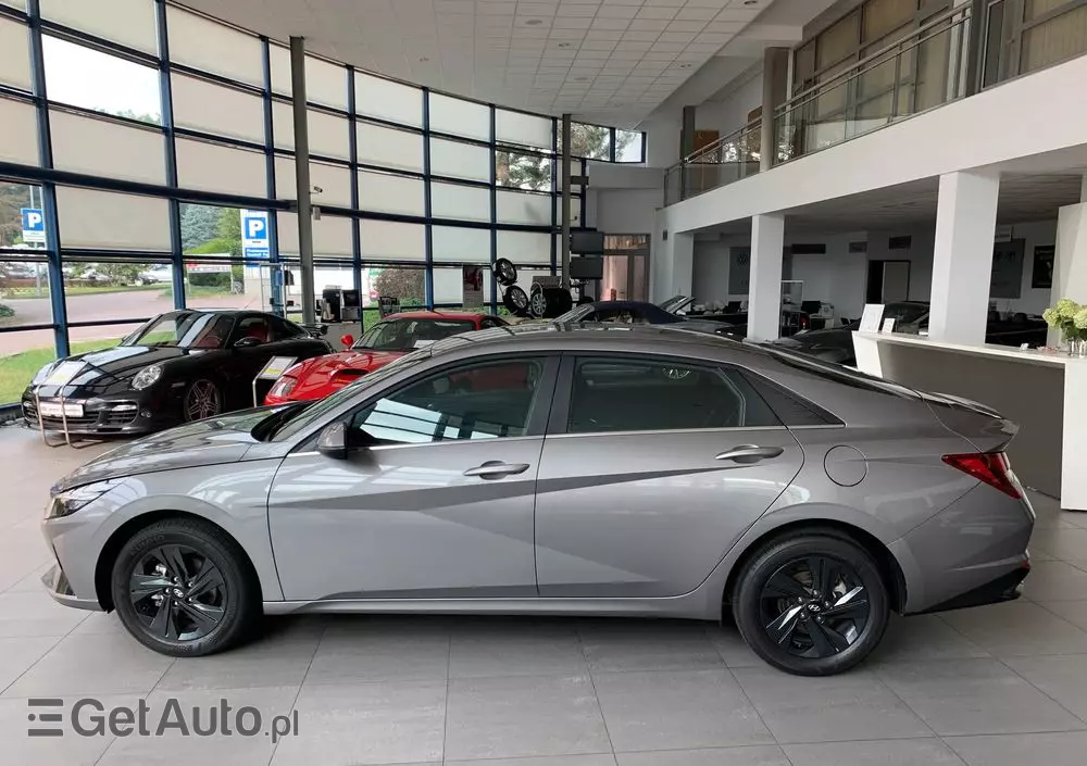 HYUNDAI Elantra 1.6 Smart
