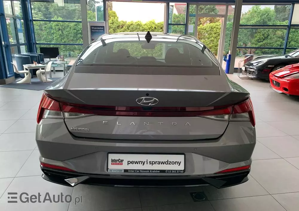 HYUNDAI Elantra 1.6 Smart