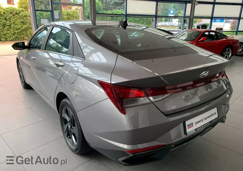 HYUNDAI Elantra 1.6 Smart
