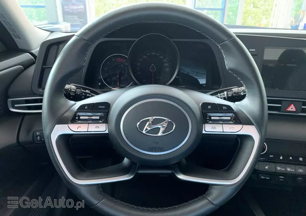 HYUNDAI Elantra 1.6 Smart