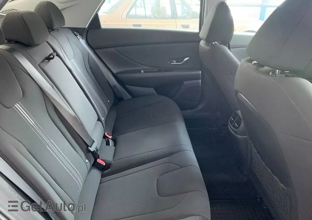 HYUNDAI Elantra 1.6 Smart