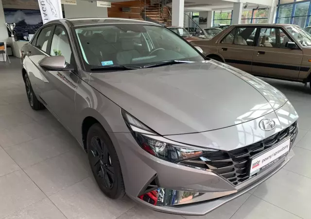 HYUNDAI Elantra 1.6 Smart