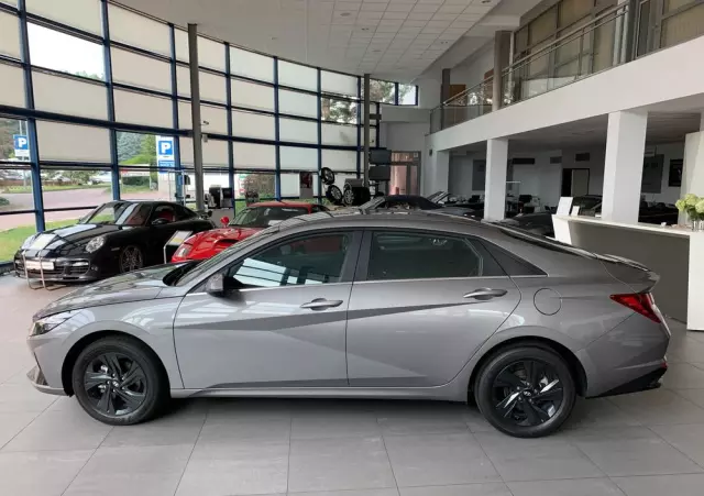 HYUNDAI Elantra 1.6 Smart