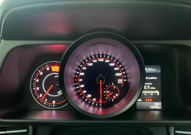 HYUNDAI Elantra 1.6 Smart