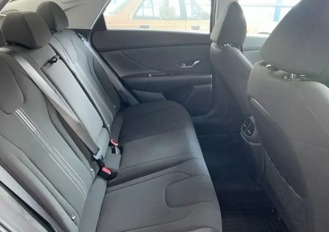 HYUNDAI Elantra 1.6 Smart