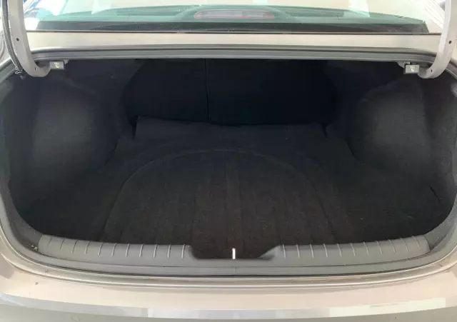 HYUNDAI Elantra 1.6 Smart