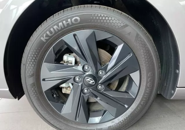 HYUNDAI Elantra 1.6 Smart