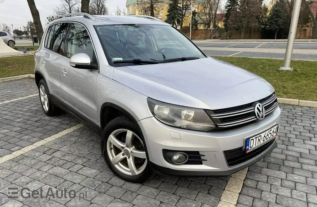 VOLKSWAGEN Tiguan 