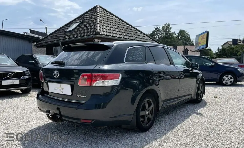 TOYOTA Avensis 