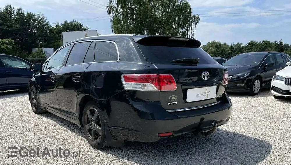 TOYOTA Avensis 