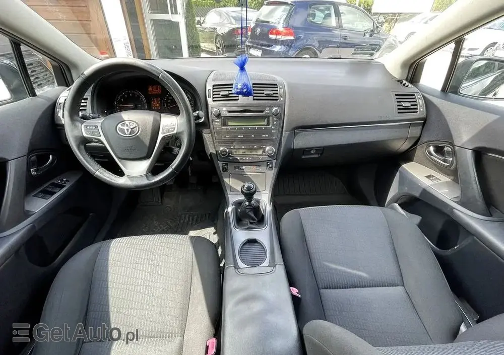 TOYOTA Avensis 