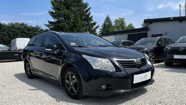 TOYOTA Avensis 