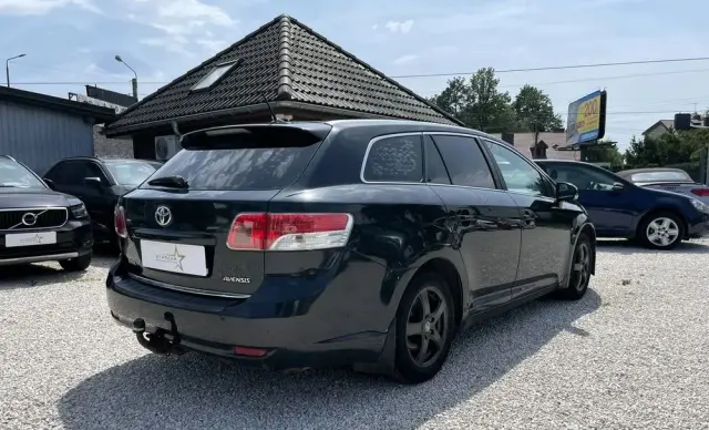 TOYOTA Avensis 