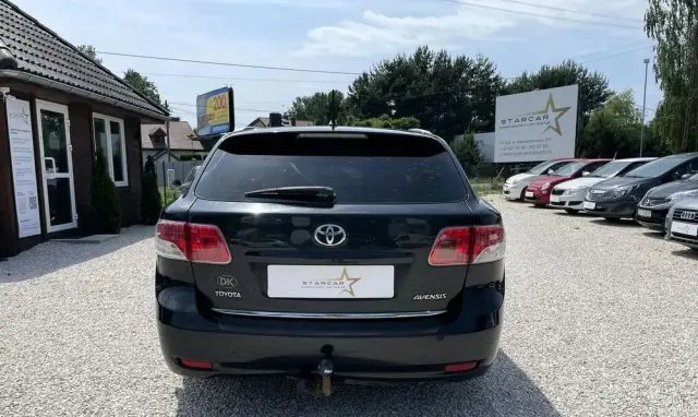 TOYOTA Avensis 