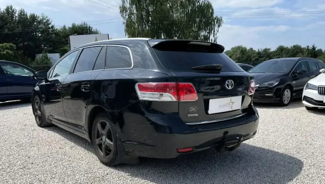 TOYOTA Avensis 