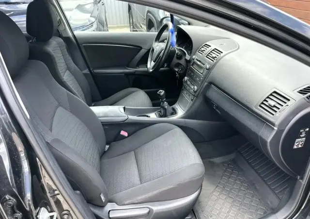 TOYOTA Avensis 