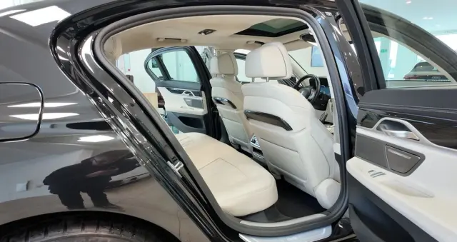 BMW Seria 7 730d xDrive