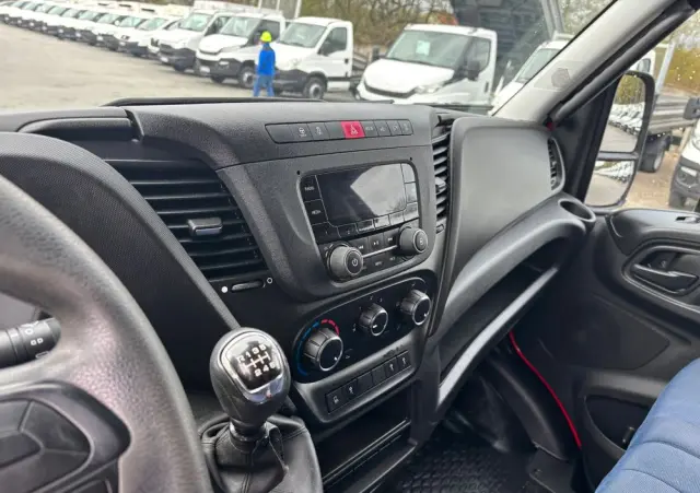 IVECO DAILY 50c16 50C15 50C17 35C14 35C15 35C17 35C18 70C17 72C15 70C18 Izoterma Chłodnia  9/8 euro palet 